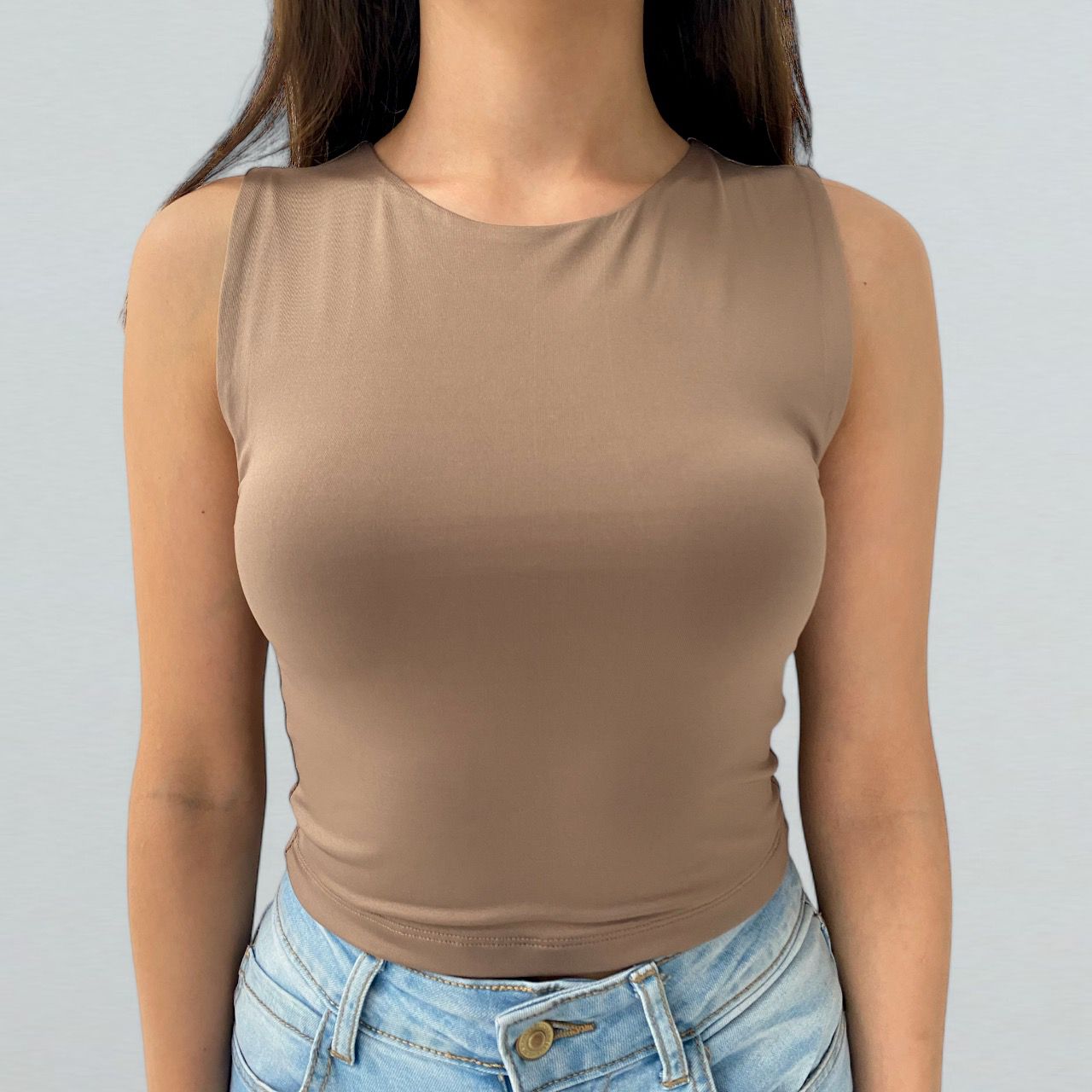 Blusa sin mangas cuello redondo